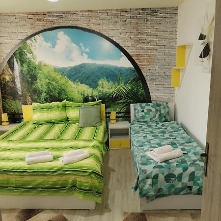 Green Rooms Hunedoara Exterior foto