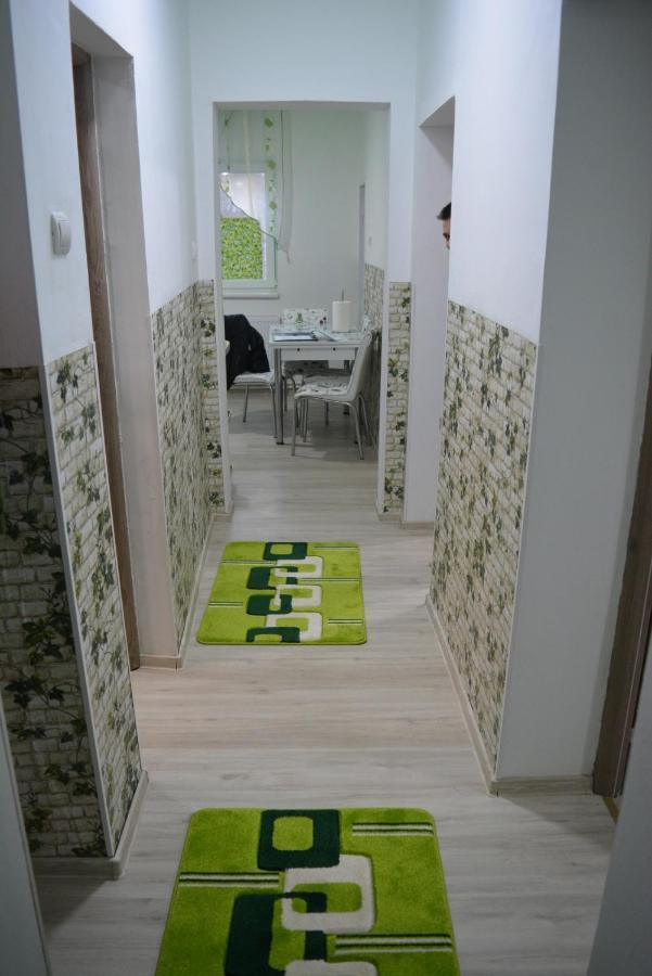 Green Rooms Hunedoara Exterior foto