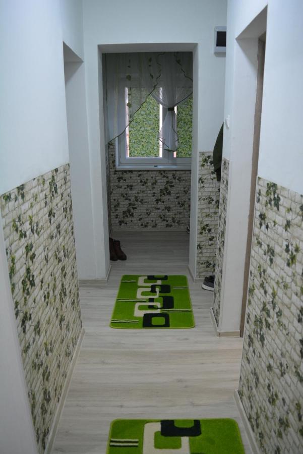 Green Rooms Hunedoara Exterior foto